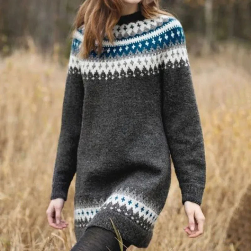Maglione lungo a maglia con motivo a contrasto sul collo e sull&