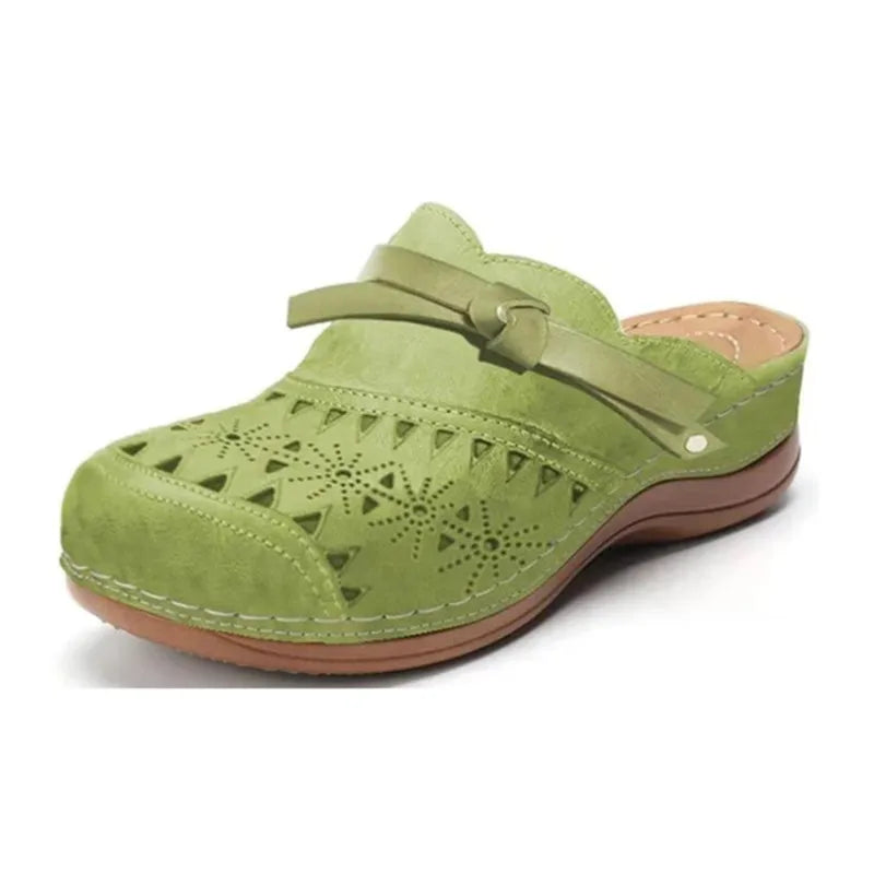 Sandali clog con perforazioni