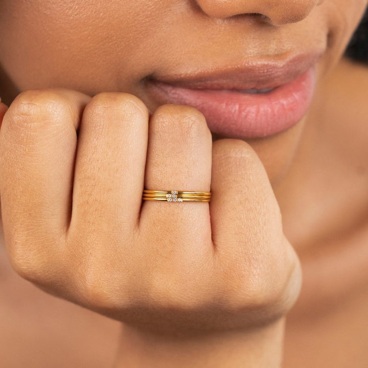 Anello Eula con dettagli dorati e lucidi