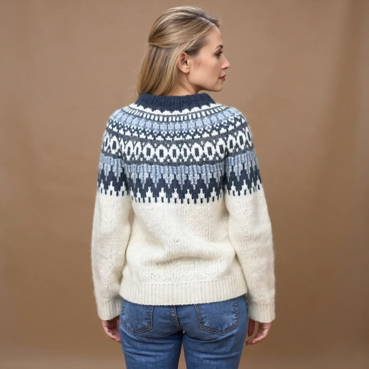 Maglione intrecciato con un motivo multicolore e un aspetto artigianale