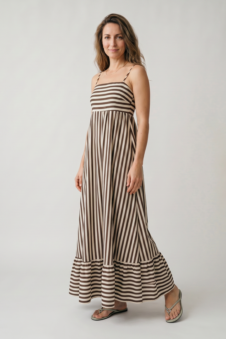 Dana | Abito maxi minimalista con scollo dritto