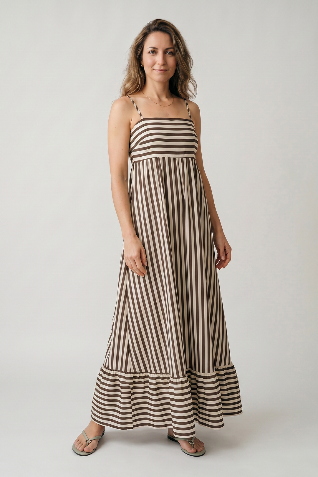 Dana | Abito maxi minimalista con scollo dritto