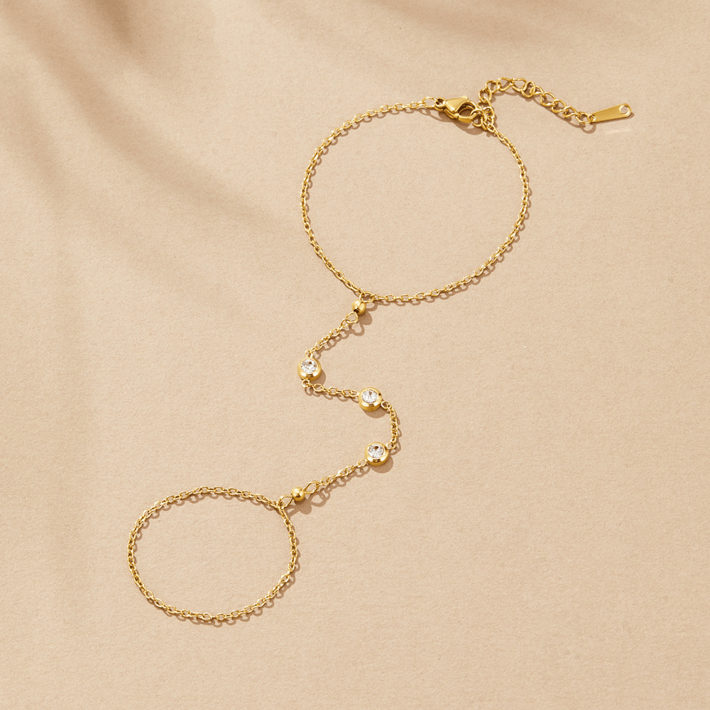 Bracciale Freya con dettagli lucidi e catena per il polso