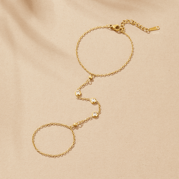 Bracciale Freya con dettagli lucidi e catena per il polso