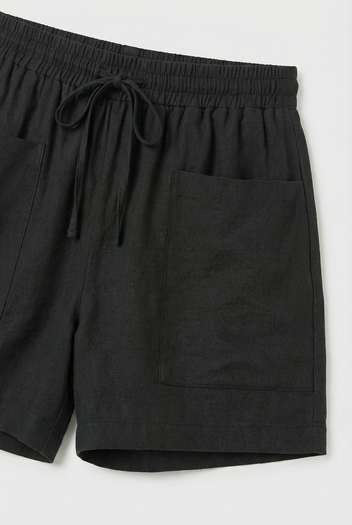 Pantaloni corti con tasche e aspetto leggero