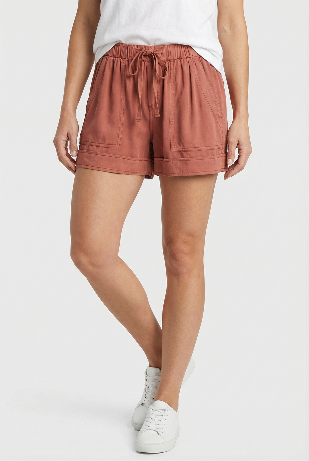 Shorts con legatura in vita e tasche
