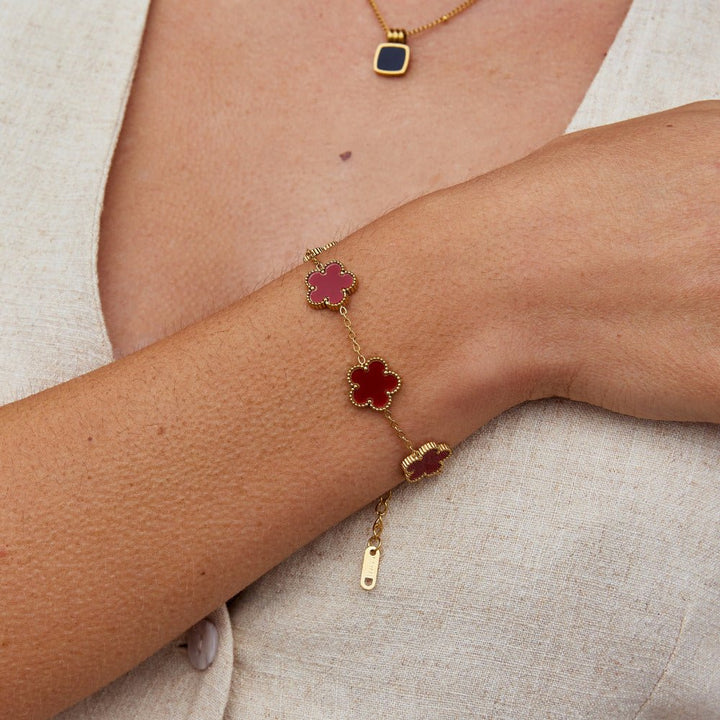 Bracciale con foglia di trifoglio rossa