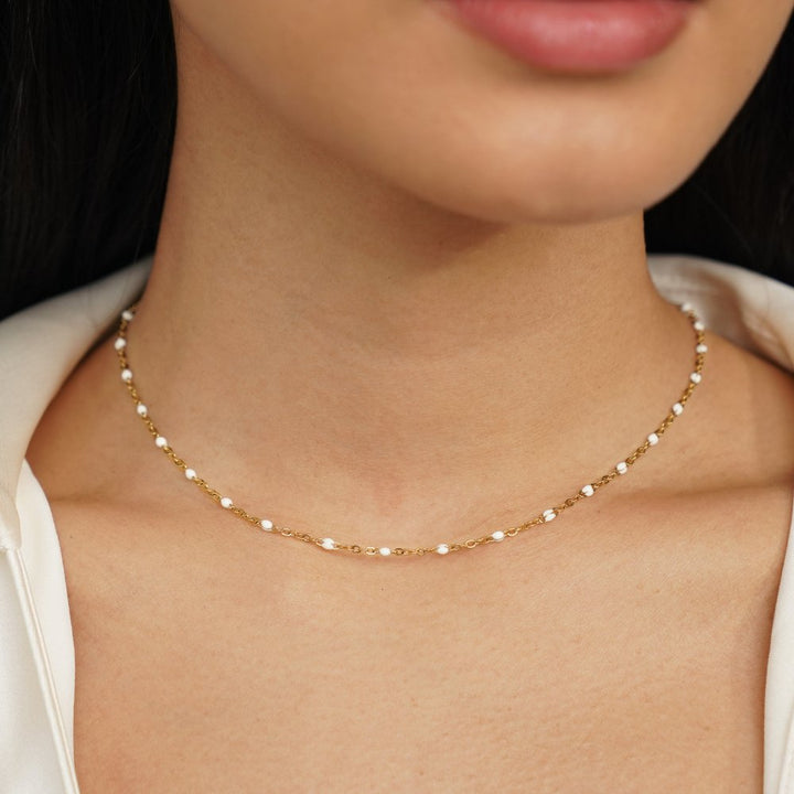 Collana decorativa Mila in bianco