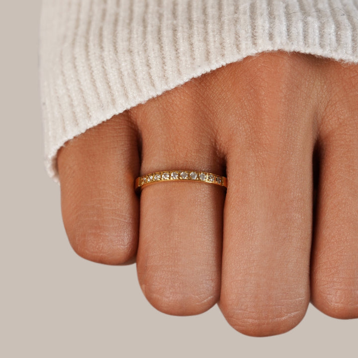 Anello Bellezza senza tempo con dettagli lucidi